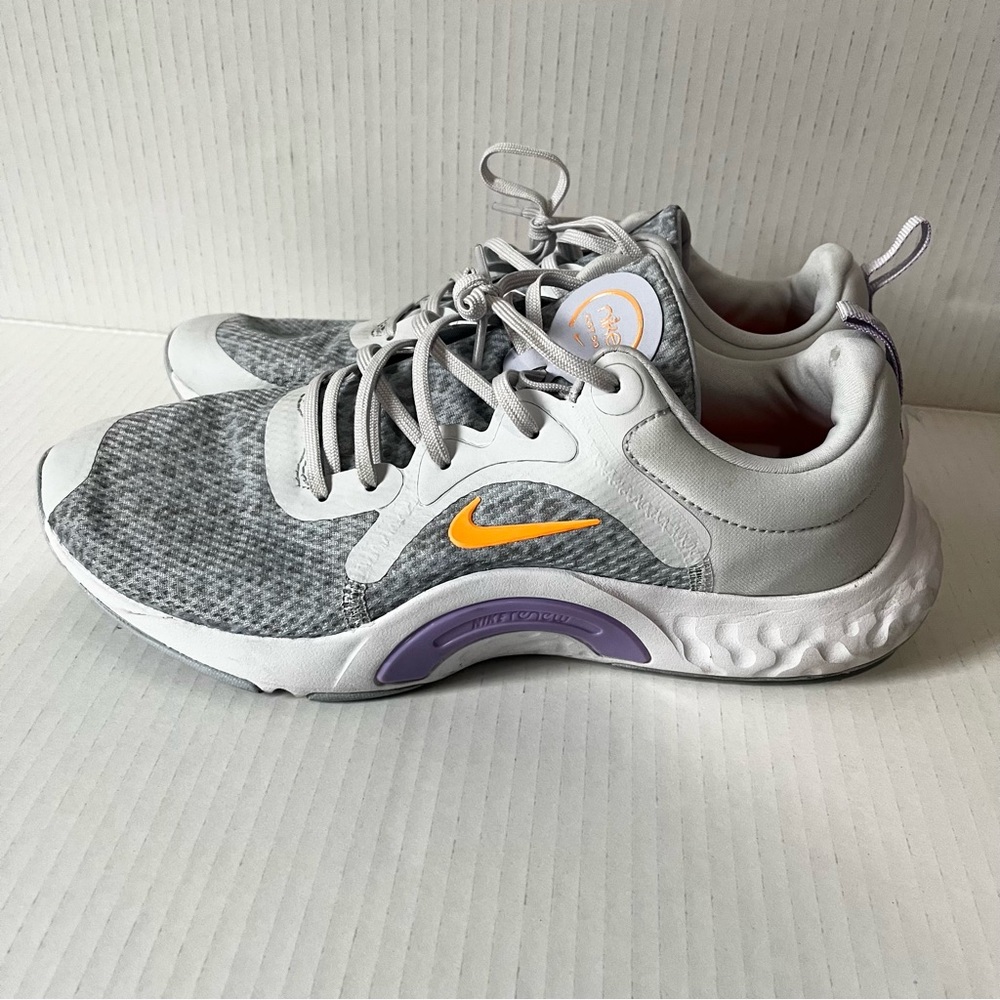 NIKE- Women's Gray and Purple Athletic Shoes Size 9.5